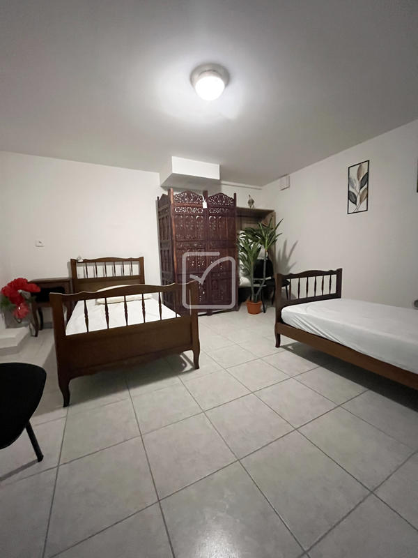 Maison - 205 m² - 8 pièces