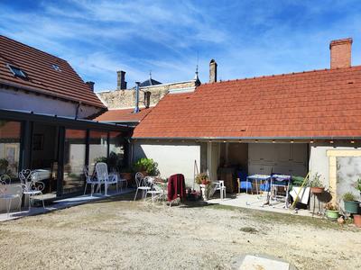 Maison - 215 m² - 10 pièces