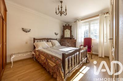 Maison - 200 m² - 7 pièces