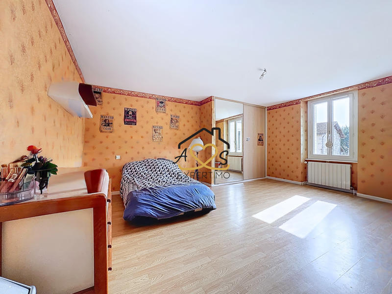 Maison - 176 m² - 9 pièces