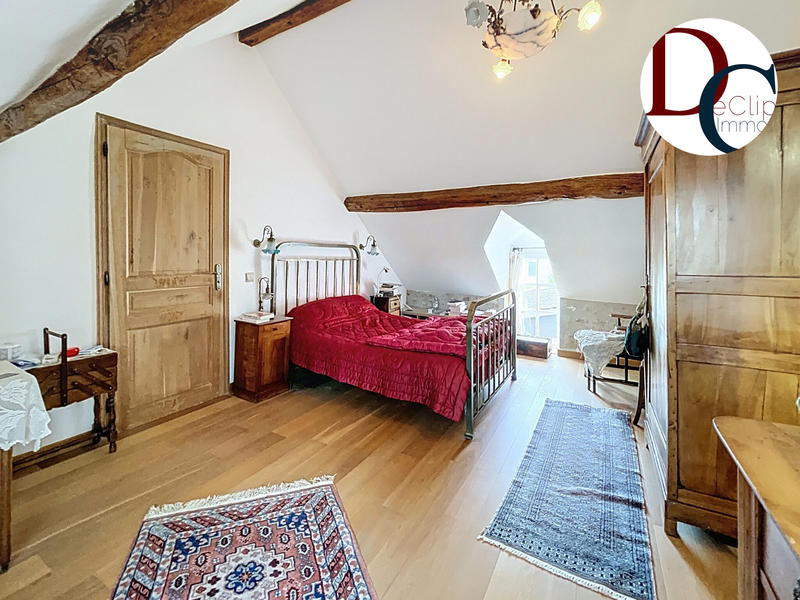 Maison - 226 m² - 8 pièces