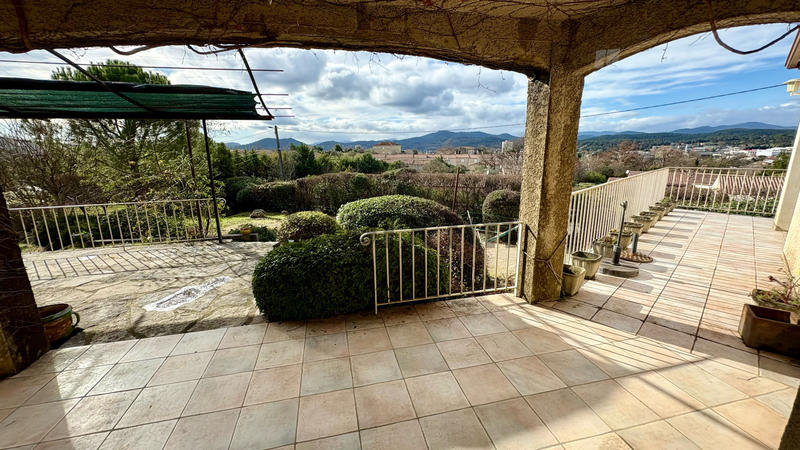 Villa - 175 m² - 6 pièces