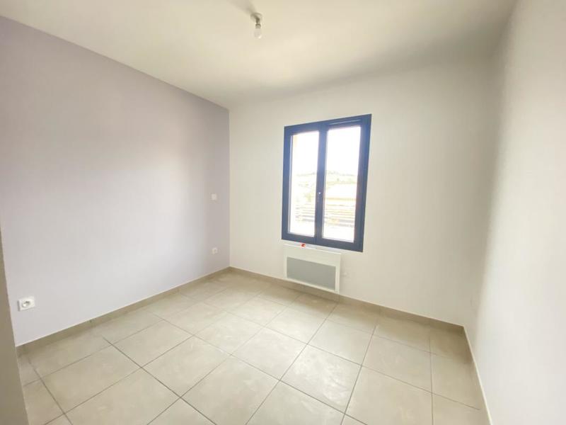 Villa - 90 m² - 4 pièces