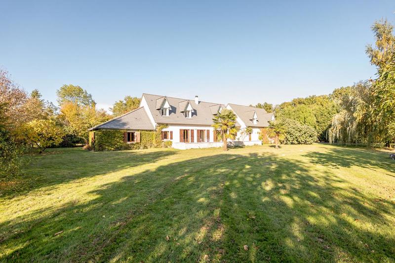 Maison - 306 m² - 7 pièces