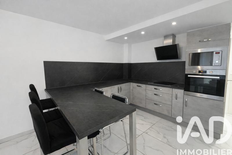 Maison - 90 m² - 5 pièces