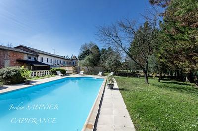 Corps de ferme - 375 m² - 22 pièces