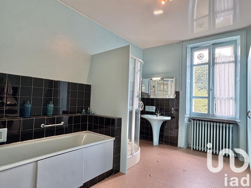 Maison - 177 m² - 9 pièces