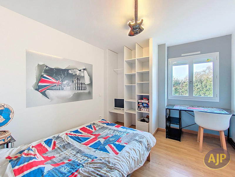 Maison - 170 m² - 7 pièces