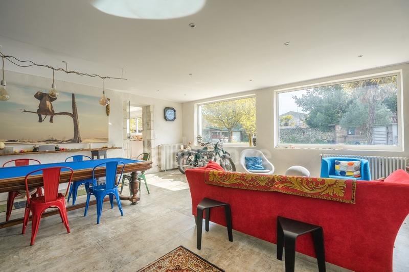 Maison - 267 m² - 8 pièces