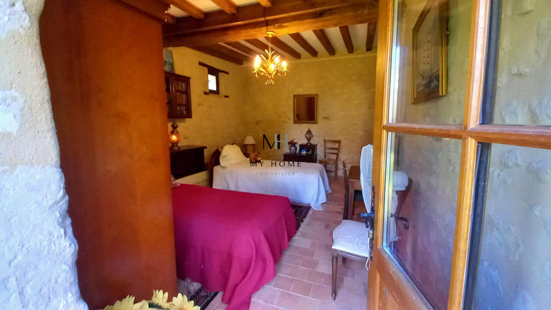 Maison - 360 m² - 8 pièces