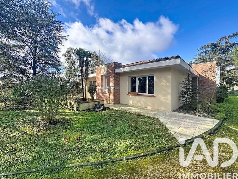 Maison - 222 m² - 5 pièces