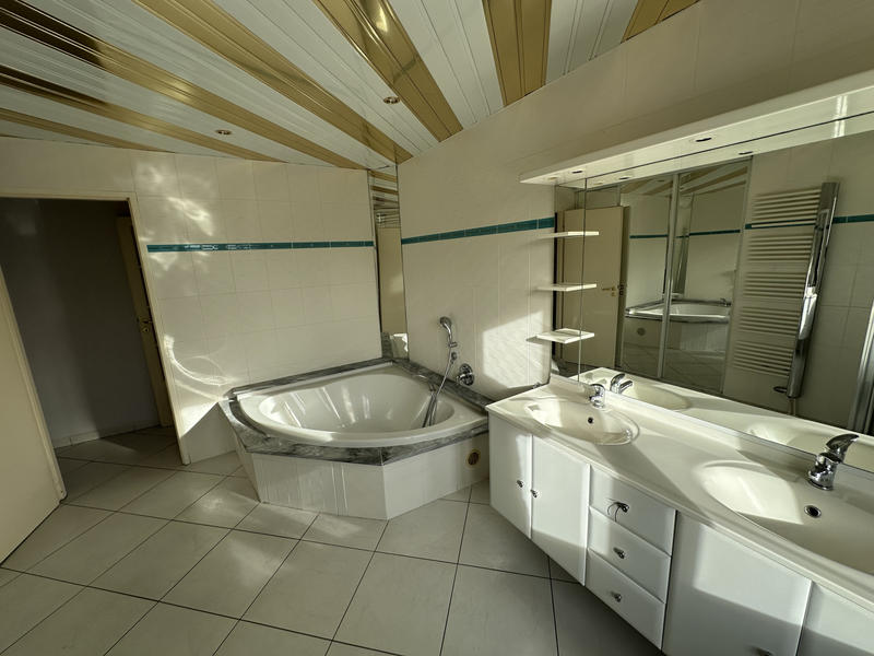 Maison - 170 m² - 5 pièces