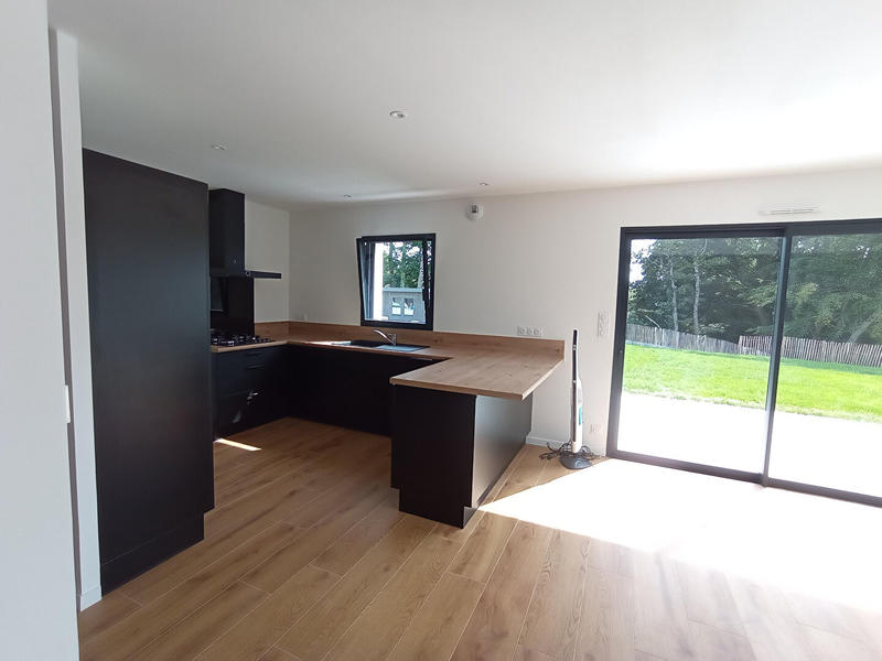 Maison - 92 m² - 5 pièces