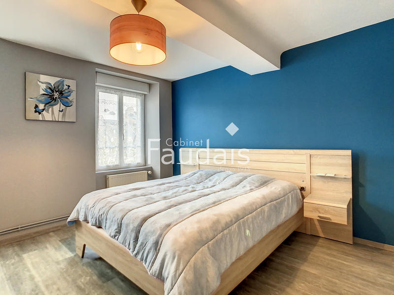 Maison - 163 m² - 8 pièces