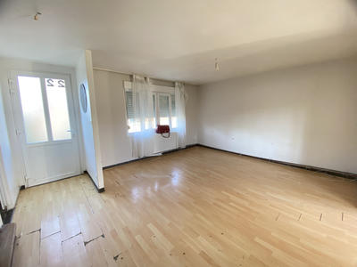 Maison - 69 m² - 5 pièces