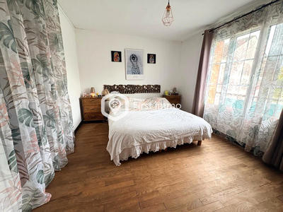 Maison - 166 m² - 8 pièces