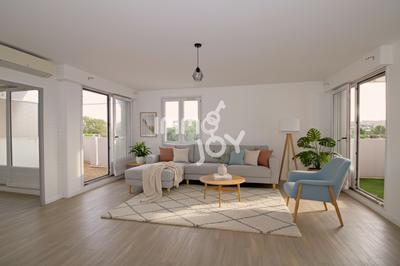 Appartement - 100 m² - 6 pièces