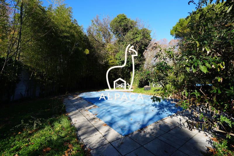 Maison - 185 m² - 10 pièces