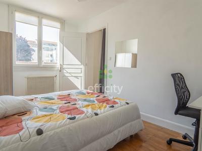 Chambre - 63 m² - 1 pièce