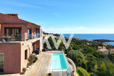 Propriété - 215 m² - 7 pièces