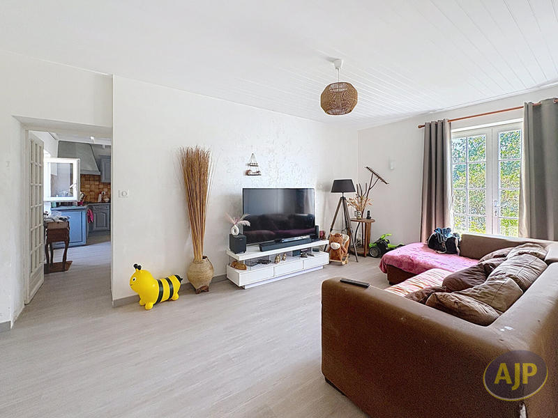 Maison - 226 m² - 7 pièces