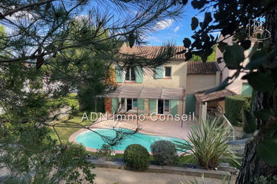 Maison - 94 m² - 4 pièces