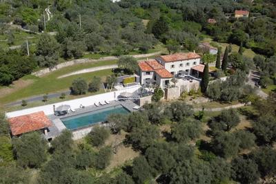 Villa - 320 m² - 7 pièces