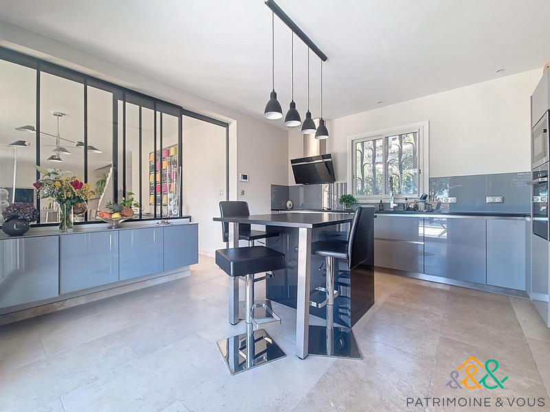 Maison - 187 m² - 5 pièces