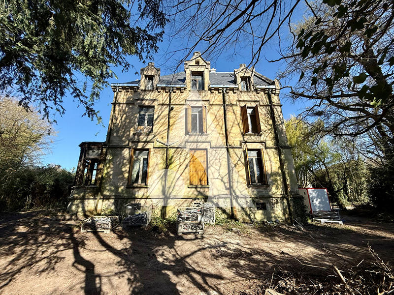 Demeure - 264 m² - 12 pièces