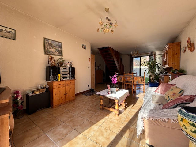 Maison - 90 m² - 5 pièces