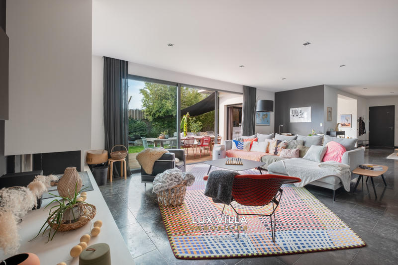 Villa - 240 m² - 6 pièces