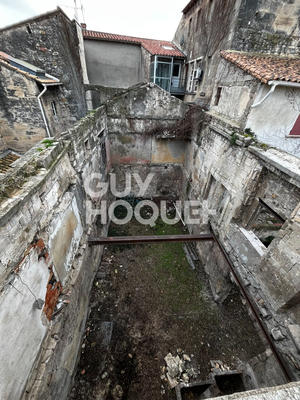 Maison - 300 m² - 12 pièces