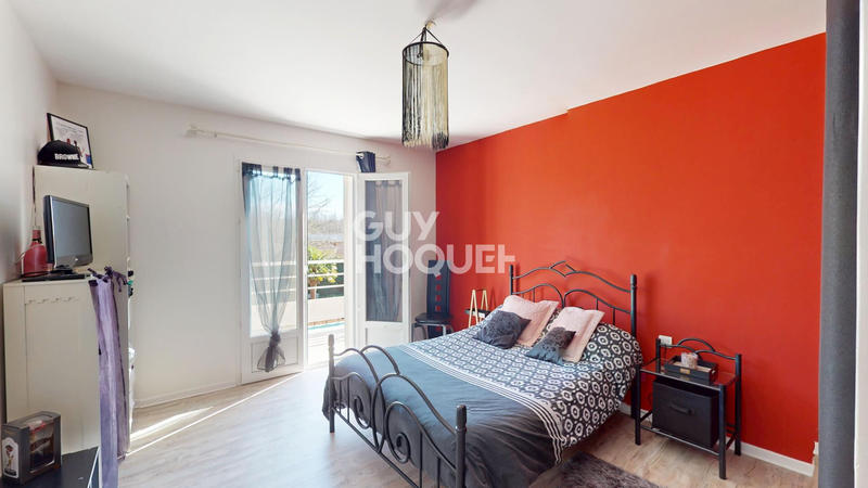 Maison - 220 m² - 7 pièces