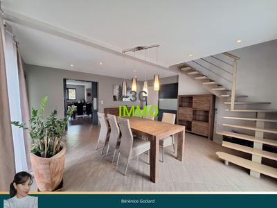 Maison - 202 m² - 5 pièces