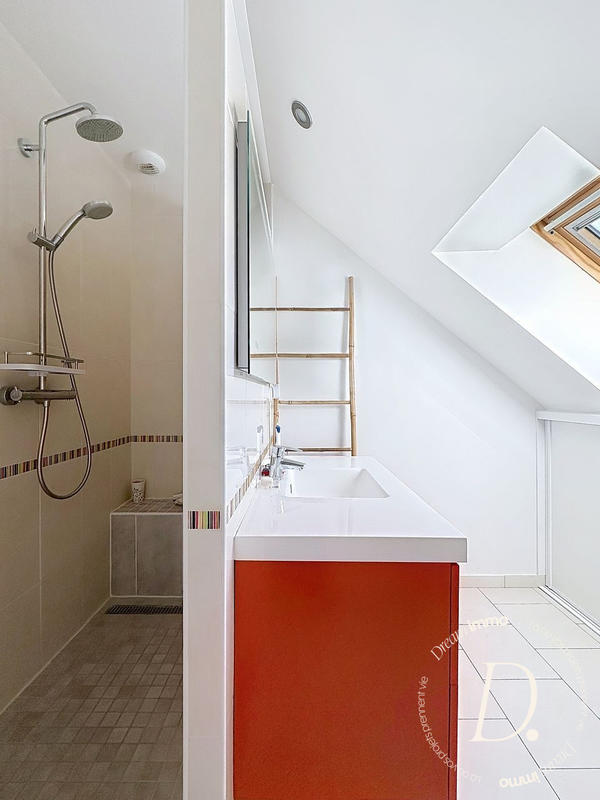 Villa - 191 m² - 8 pièces