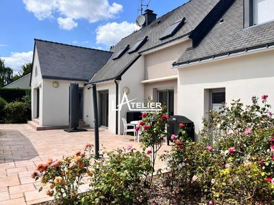 Demeure - 233 m² - 9 pièces