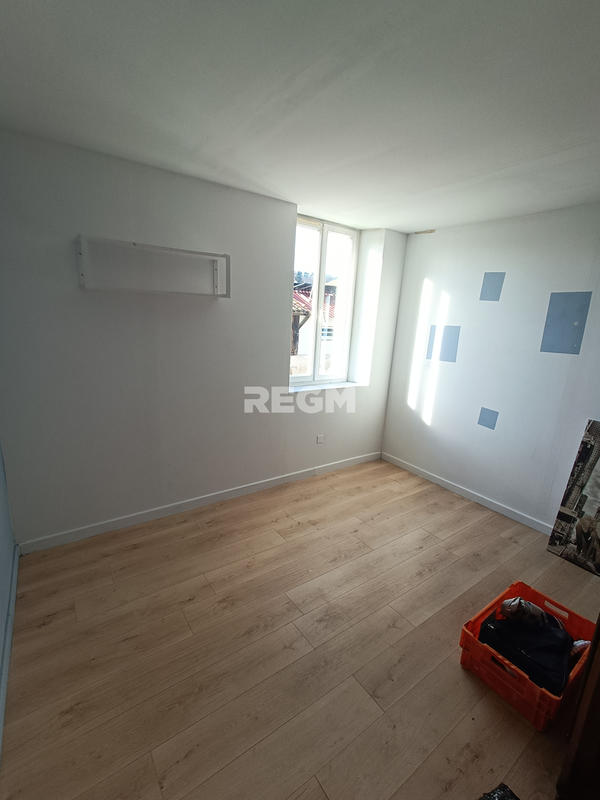 Maison - 187 m² - 12 pièces