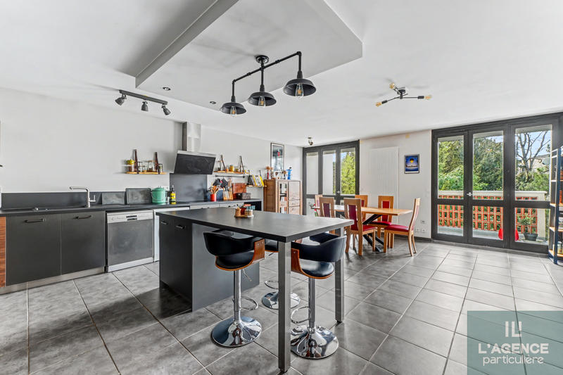 Appartement - 99 m² - 3 pièces