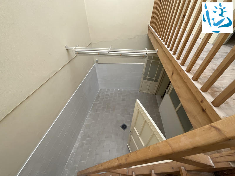 Local commercial - 106 m² - 6 pièces