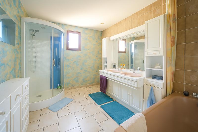 Maison - 142 m² - 6 pièces