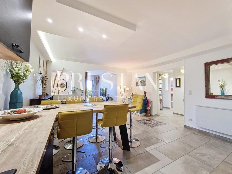 Appartement - 80 m² - 3 pièces