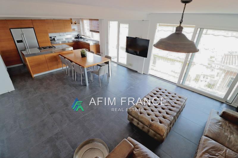 Appartement - 150 m² - 5 pièces