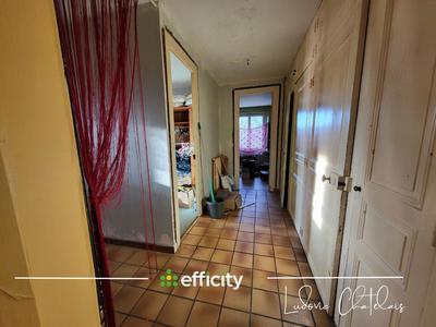 Maison - 235 m² - 8 pièces