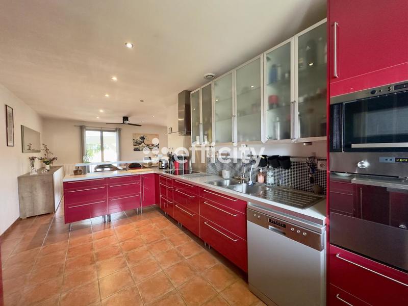 Villa - 140 m² - 5 pièces