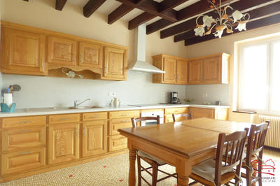 Maison - 239 m² - 5 pièces