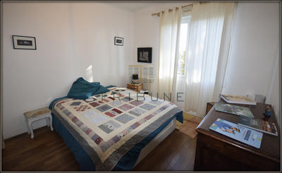 Maison - 220 m² - 7 pièces