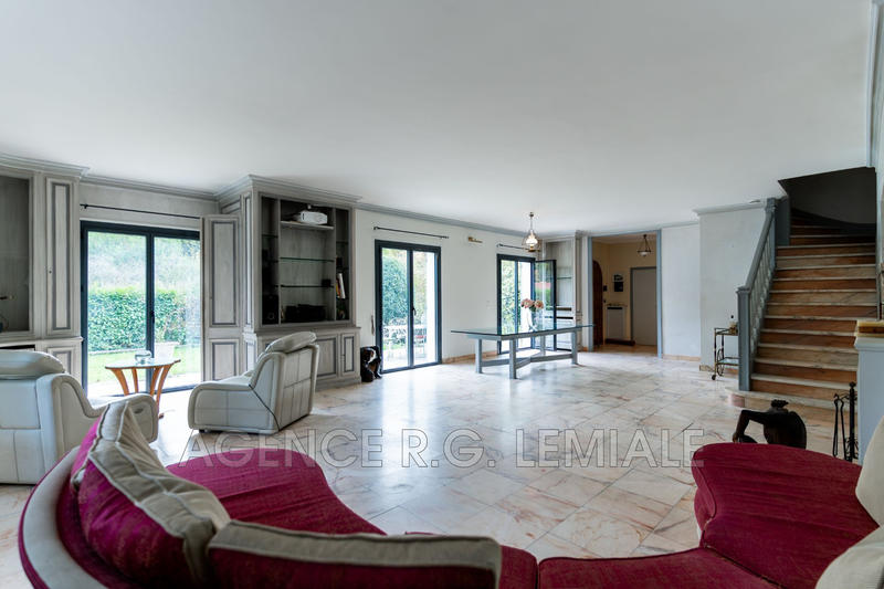 Maison - 180 m² - 7 pièces