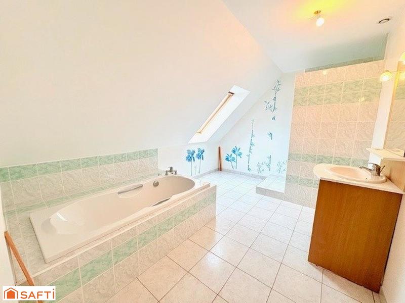 Maison - 201 m² - 9 pièces