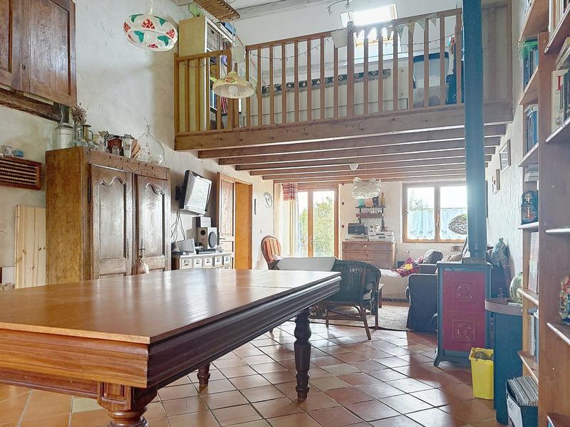 Maison - 215 m² - 6 pièces