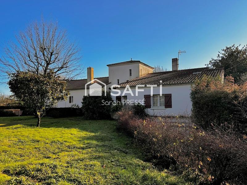Maison - 336 m² - 9 pièces